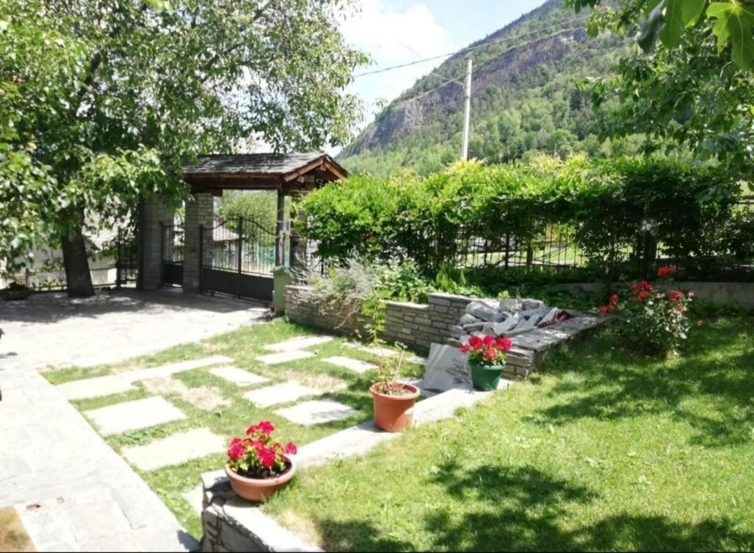 Hotel A Casa Da Elide Aymavilles Exterior foto